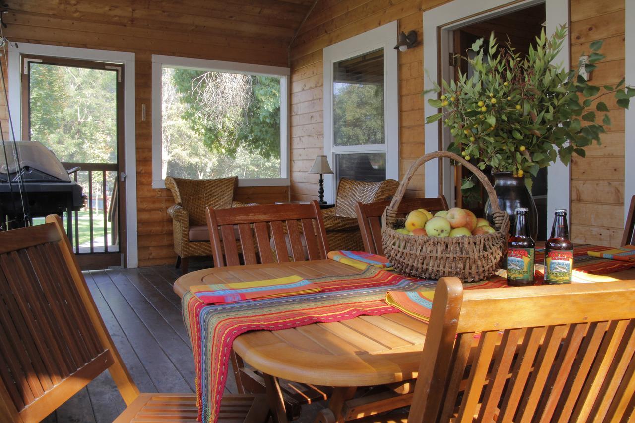 Coho Cottages Willow Creek Экстерьер фото