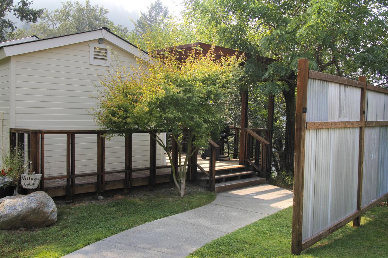 Coho Cottages Willow Creek Экстерьер фото