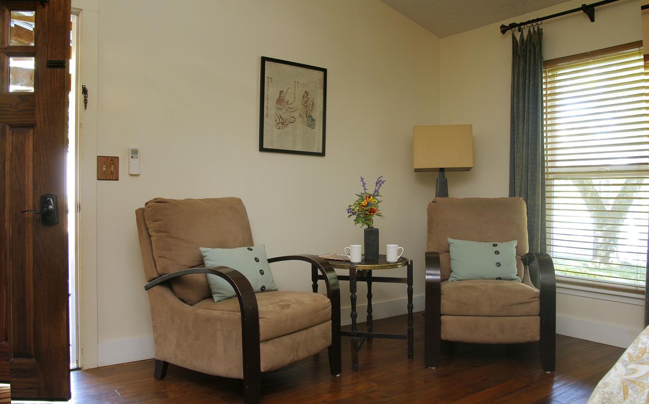 Coho Cottages Willow Creek Экстерьер фото