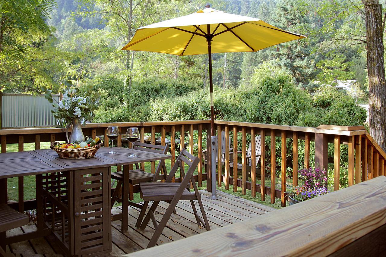 Coho Cottages Willow Creek Экстерьер фото
