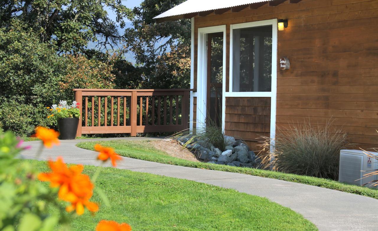 Coho Cottages Willow Creek Экстерьер фото