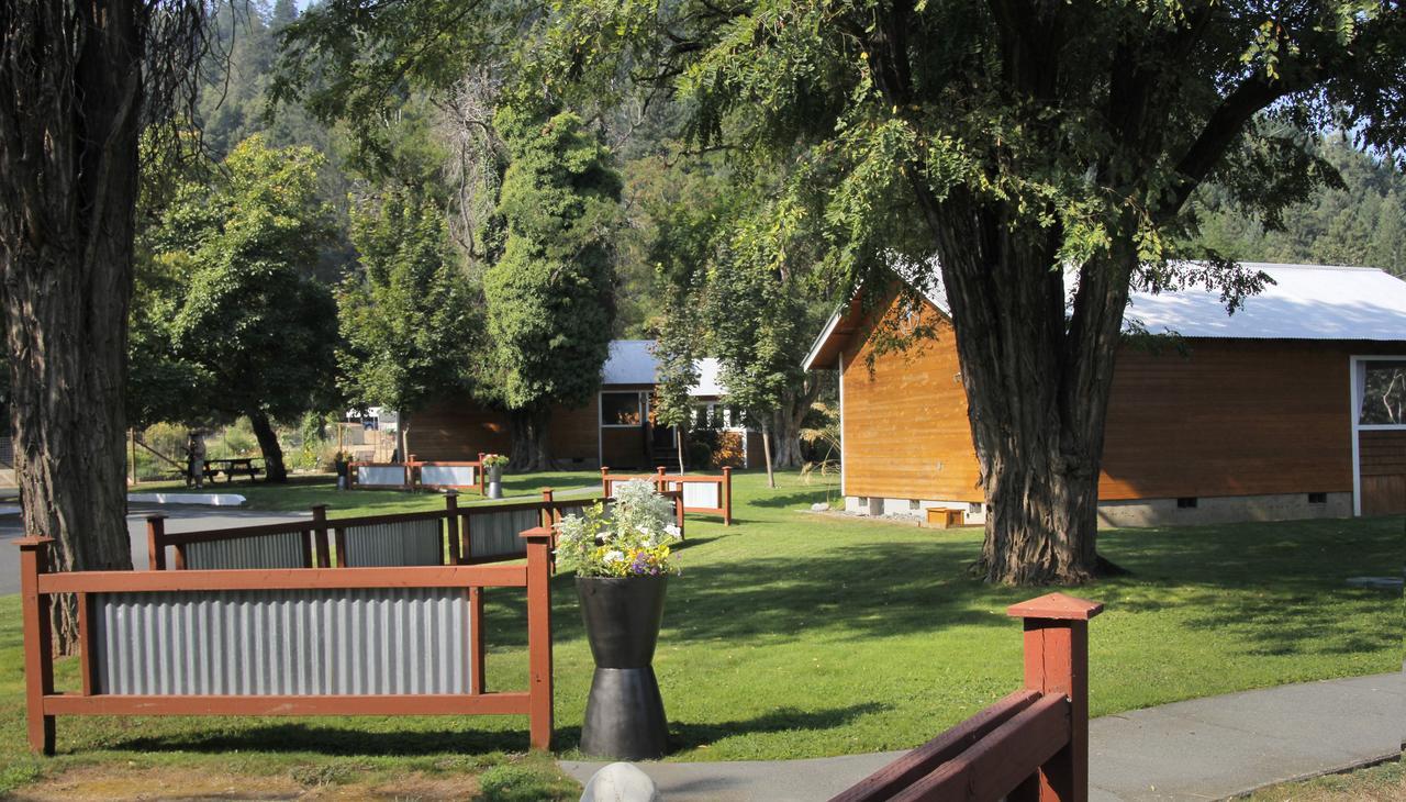Coho Cottages Willow Creek Экстерьер фото